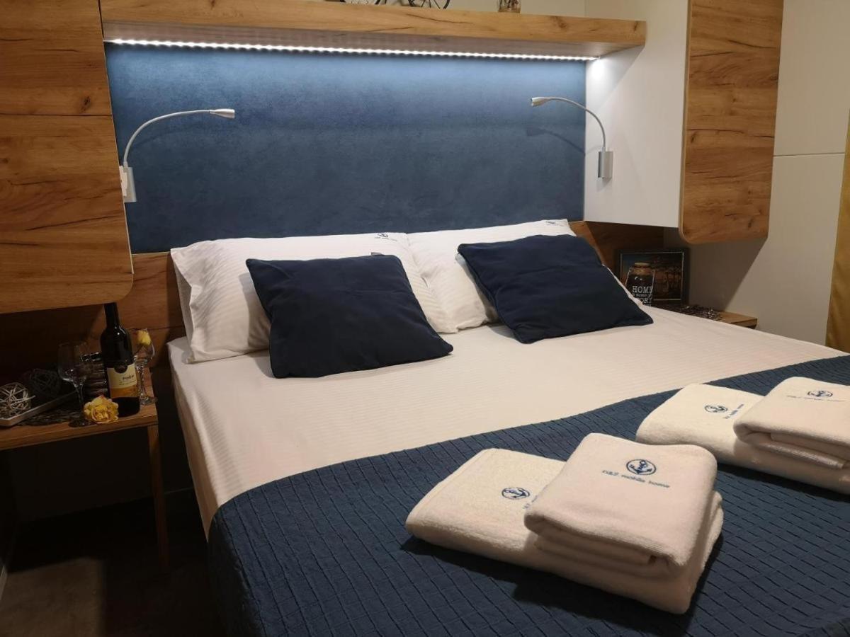 J & R Mobile Homes Biograd Na Moru Esterno foto