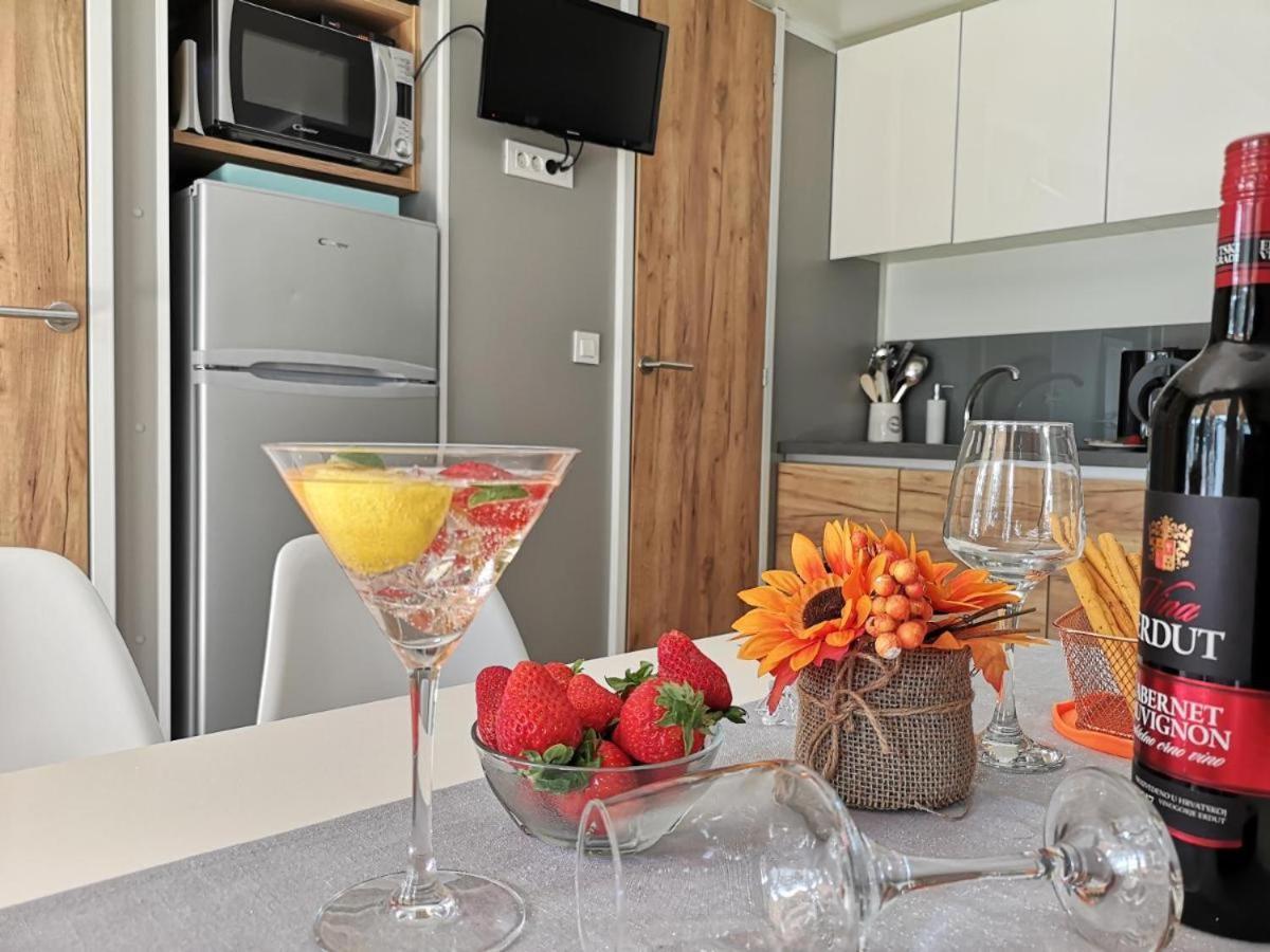 J & R Mobile Homes Biograd Na Moru Esterno foto