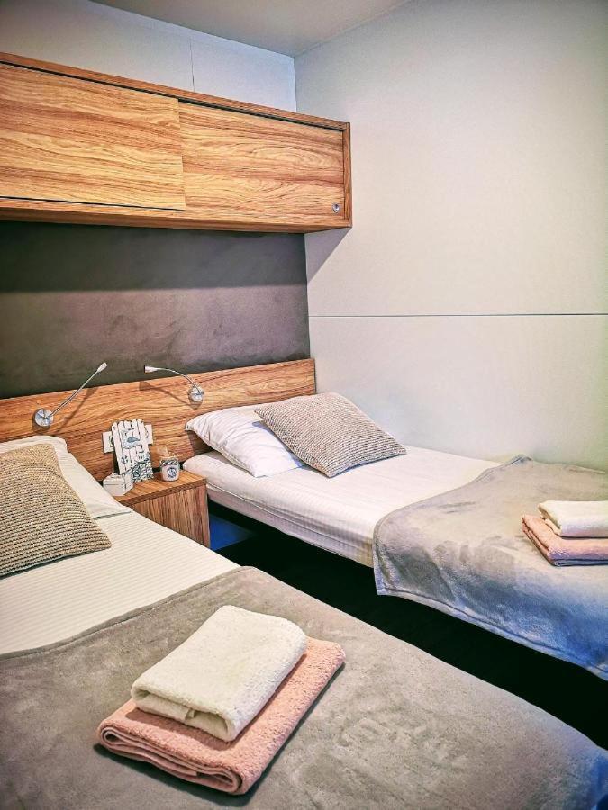 J & R Mobile Homes Biograd Na Moru Esterno foto